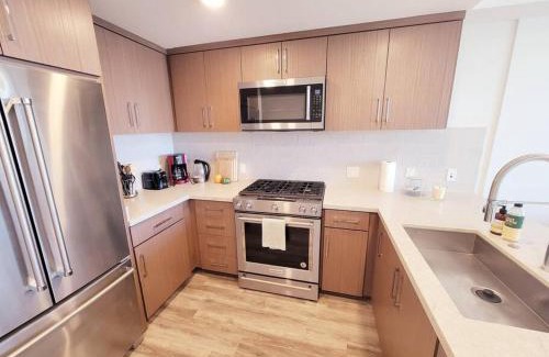 East Village Apartment | Bayviews Lux One-bedroom Apartment 1min to Petco Park Convention Center Gaslamp Pool, Hot Tub