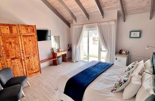 Paternoster House | Baywatch Villa Guest House and Self Catering Accommodation