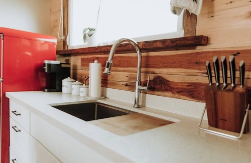 Baywood Park House | Baywood Cottage #3 | Walk to Bay | Dog Friendly