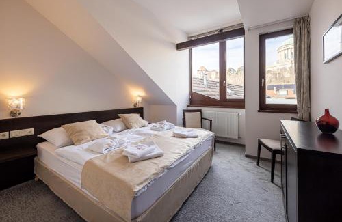 Esztergom Bed & Breakfast | Bazilika alatt Panzió