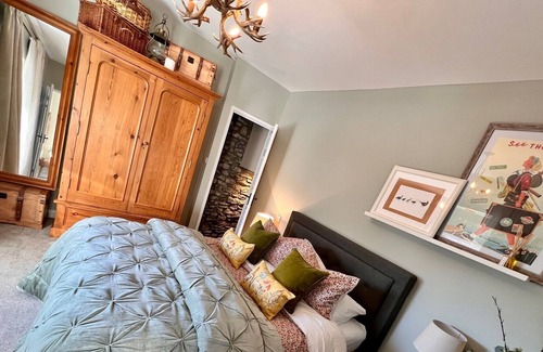 Pontsticill House | BBQ Hut | Log Burner | Valley Views