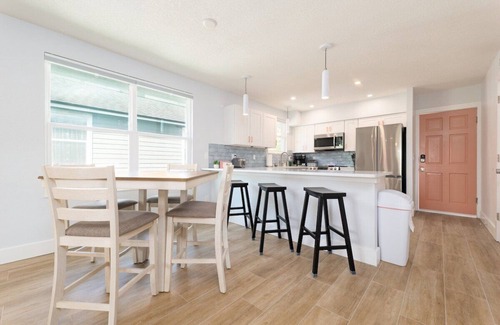 Neptune Beach House | Be A Nomad | Margaret House | 2blks from the Bch