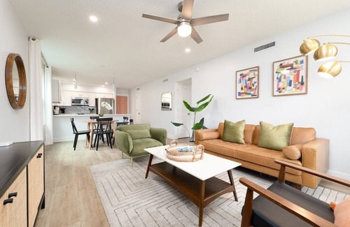 Neptune Beach House | Be A Nomad | Neptune Beach | 2blks from the ocean