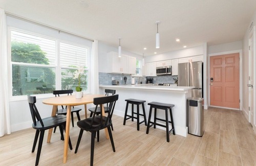 Neptune Beach House | Be A Nomad | Neptune Beach | 2blks from the ocean