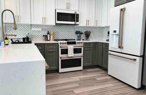 Neptune Beach Apartment | Be A Nomad - Vacay or Relocation Beach House