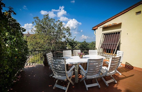 Mercatale Val di Pesa Apartment | Beautiful apartment for 6 people with WIFI, terrace and parking, close to Greve In Chianti
