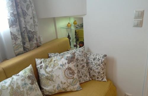 Thissio Apartment | Be My Guest Apartment