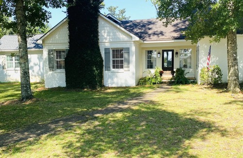 Montrose House | Beach access, in historic Montrose area, directly across from Mobile Bay
