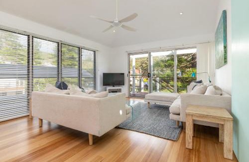 Blueys Beach House | Beach Bay Bee on Banksia