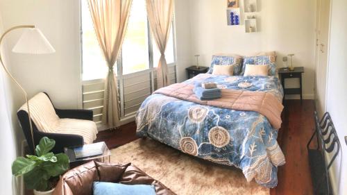 Rapid Creek House | BEACH Boho 70s Entire Home WALK Cafe & Beach