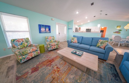 Plantation House | Beach Cottage inside Plantation, Sleeps up to 8, Pet Friendly