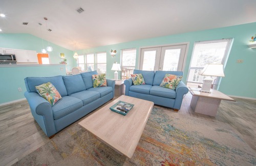 Plantation House | Beach Cottage inside Plantation, Sleeps up to 8, Pet Friendly