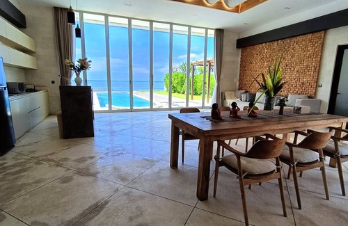 Ketewel Villa | Beach front 2 bedroom with cinema room & infinity pool Sahadewa