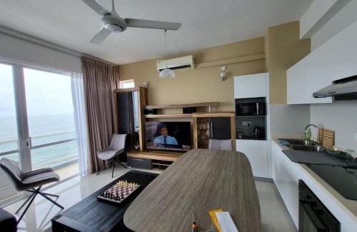 Uswetakeiyawa Apartment | Beach Front Apartment