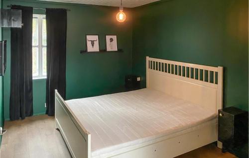 Farsund House | Beach Front Home In Farsund With Wifi