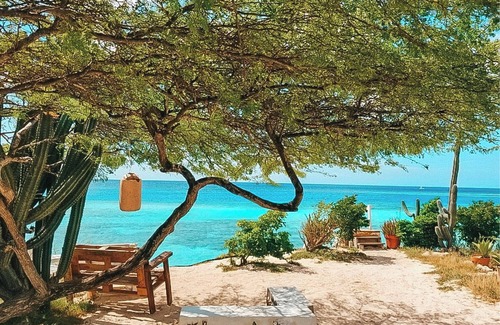 Pos Chiquito Cottage | Beach Front Honeymoon