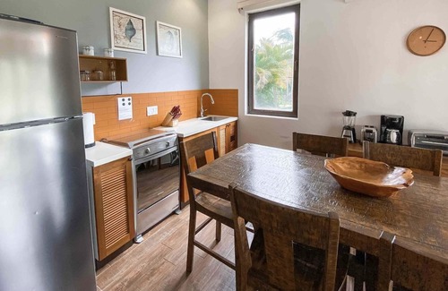 Las Escobas del Venado Apartment | Beach front condo in the heart of Playa Venao. Sea, Surf, Bars, Restaurants…