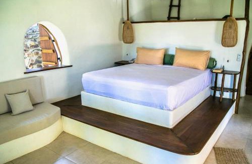 Sumbawa Barat Villa | Beach-Front Sumbawa Surf House