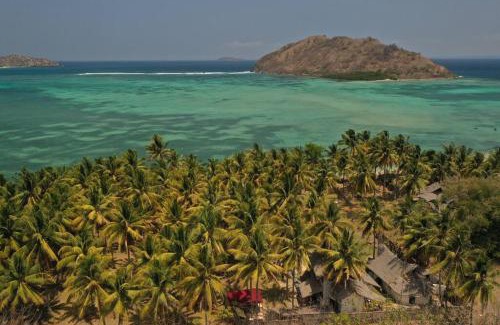 Sumbawa Barat Villa | Beach-Front Sumbawa Surf House