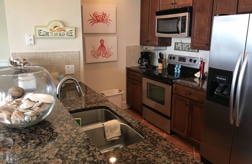 Galveston Condo | Beach front, Top Floor Condo, stunning views of gulf, 7 day discount rate.