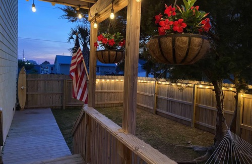 Atlantic Beach House | Beach Getaway in the HEART of Atlantic Beach- B