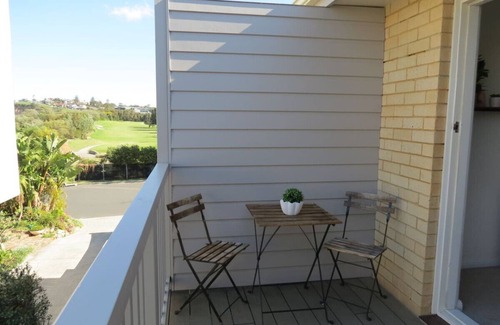 Mona Vale Apartment | Beach | Golf | Location