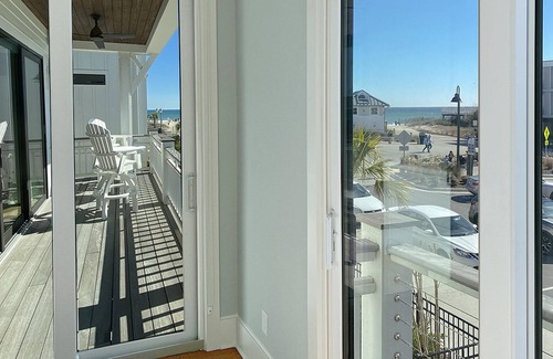 Wrightsville Beach Apartment | Beach Happy by Sea Scape Properties