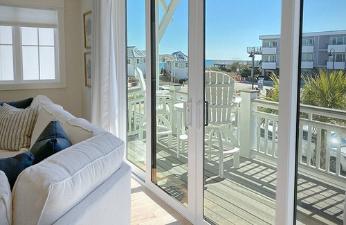 Wrightsville Beach Apartment | Beach Happy by Sea Scape Properties