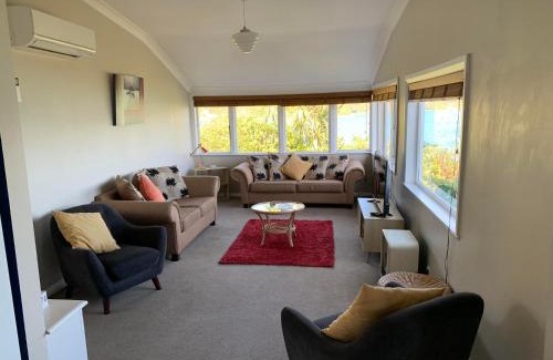 Lowry Bay House | Beach Home with 3 double bedrooms and amazing sea views
