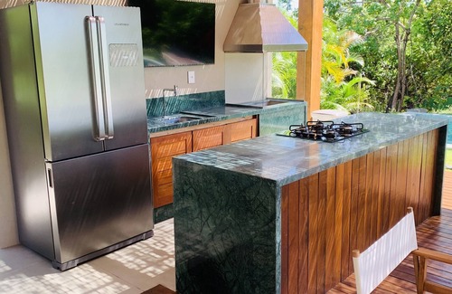 Castelo da Torre House | Beach house in the best of Praia do Forte! Castle Cove!