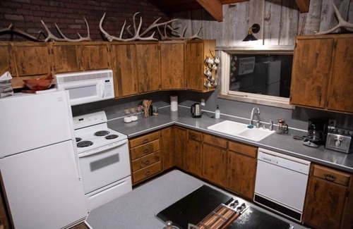 Seldovia Village House | Beach House, Ocean Views Out Every Window 2 Sandy Beaches Kayaks Glacier & more