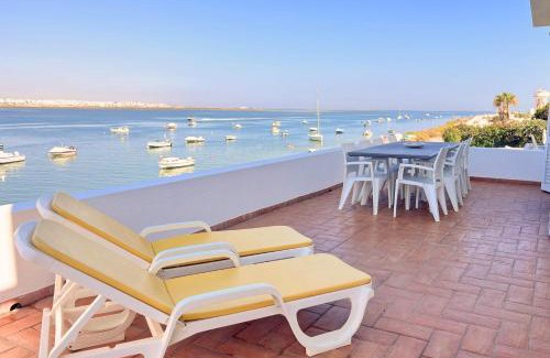 Praia de Faro Apartment | Beach House on Faro Island with a Dreamy Terrace and 7 Beds for the Perfect Escape