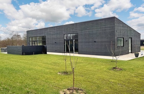 Saksild Strand Villa | Beach house with hot tub near Aarhus, Denmark