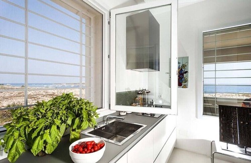 Portopalo di Capo Passero Apartment | Beachfront villa with pool and spectacular views of Capo Passero Island