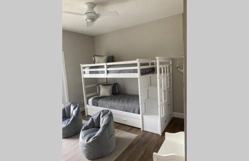 Fort Walton Beach - Destin House | Beach Jewel 5bd-3 1/2 bath -5 min walk to Beach!