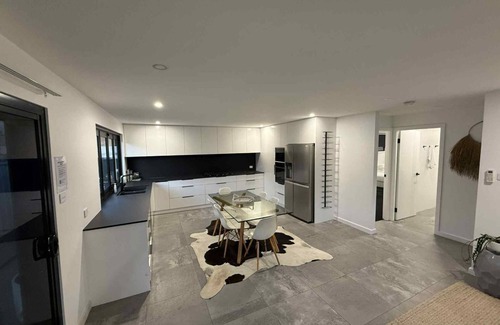 Redhead House | Beach Lane - Modern Coastal Stay