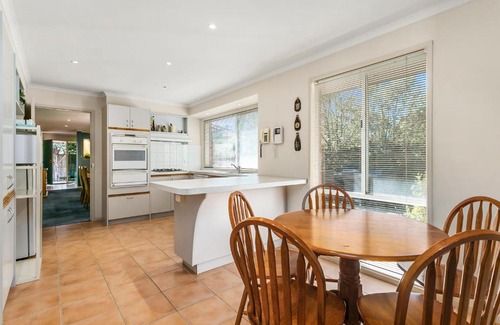 McCrae House | Beach on McCrae - footsteps to beach, linen included