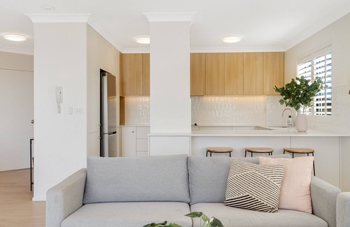 Bilinga Apartment | Beach Pines 5 - Fully Renovated North Kirra Beachfront - Min. 3 Night Stays