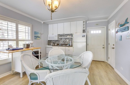 Longboat Key Villa | Beach & Pool Access: Gulf Coast Villa w/Balcony