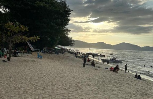 Batu Ferringhi Apartment | Beach Resort 19 Home Stay SRI SAYANG APARTMENT BATU FERRINGHI 3BEDROOM