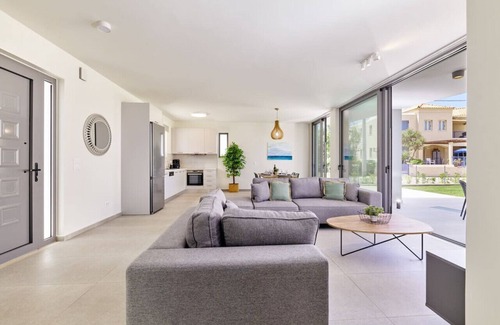 Pyrgos Psilonerou House | Beach Sand Villas | Beachfront Roof Pool Seaviews