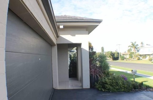 Tomakin House | Beach Side @ Tomakin