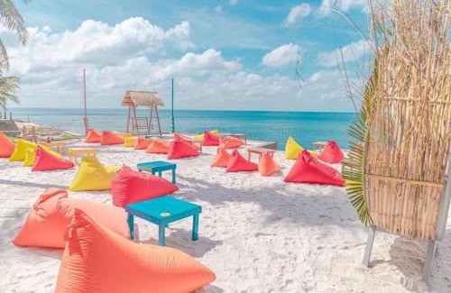 Duong Dong House | Beach views, near to Night Market Victoria vacation house