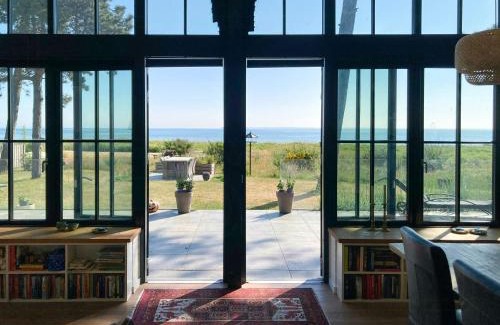 Hou House | Beach Villa With Private Pier In Hou