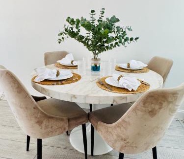 Bayou Oaks Apartment | Beach, Work & Relax I Sarasota Cassia I Month Disc I Fire Pit