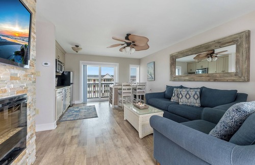 Avalon Condo | Beachcomber Resort