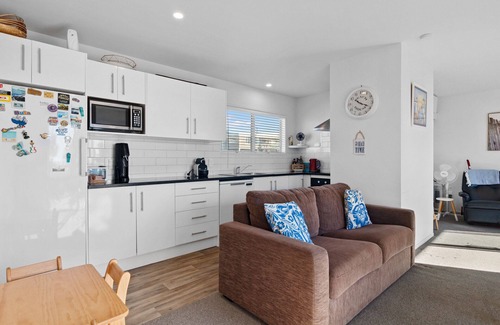 Waihi Beach House | Beachcomber's Paradise – Waihi Beach Holiday Home