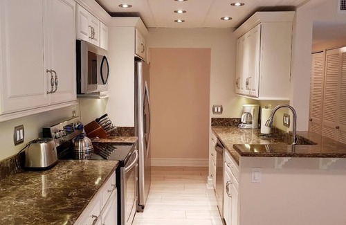 Longboat Key Condo | Beachcomber unit 205