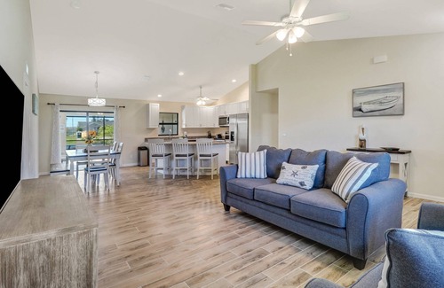 Trafalgar House | Beaches Are Open! Peaceful Freshwater Canal, Heated Pool, BBQ Grill, Fitness Equipment, Free WiFi!