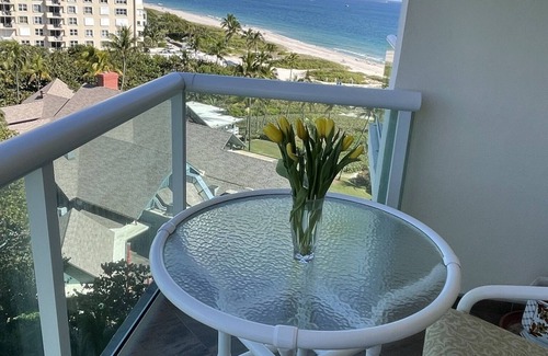 Lauderdale-by-the-Sea Condo | Beachfront Condo located in Lauderdale by the Sea!
